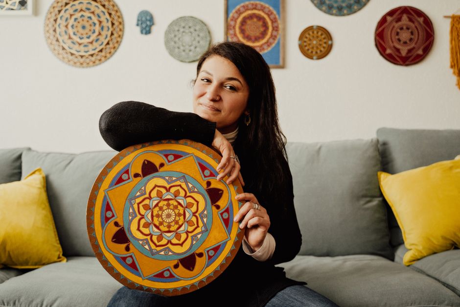Kleine pompoenen omlijst door mandala illustraties. Kleine pompoenen omlijst door mandala illustraties.